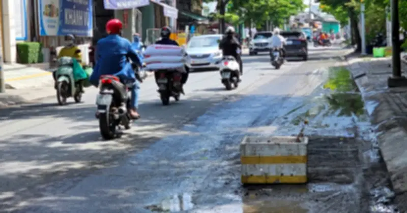Con đường sụt lún thành 'bẫy' ở TP.HCM: Chính quyền vào cuộc xử lý dứt điểm