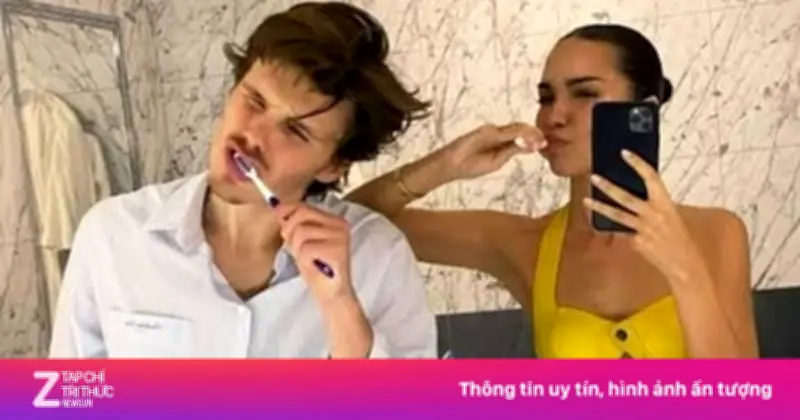 Con trai út Beckham và bạn gái hơn 9 tuổi vướng tin đồn đính hôn