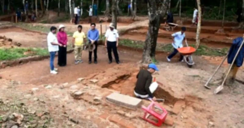 Cấp cứu vùng tháp chứa bảo vật quốc gia ở Thánh địa Mỹ Sơn