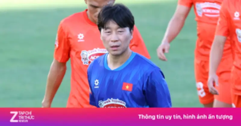 Cựu danh thủ Ngoại hạng Anh Kim Do-heon ký 4 tháng với VFF