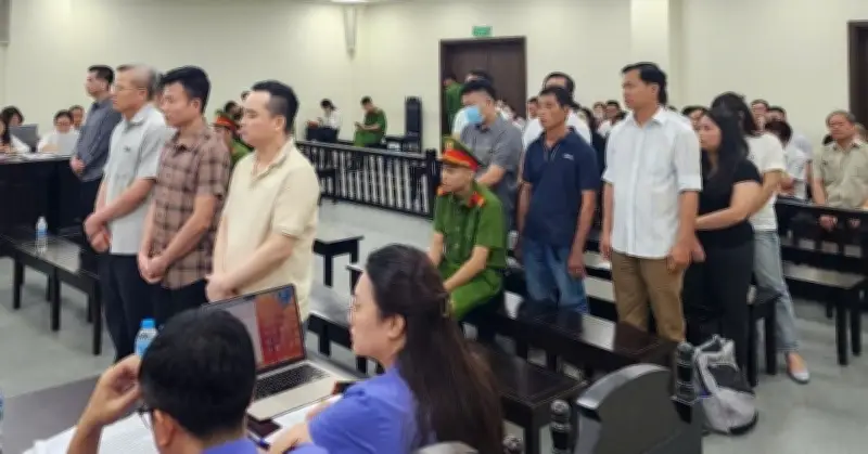 Cựu giám đốc khai bị cấp trên dọa cách chức, thúc ép đưa tiền chi ngoại giao