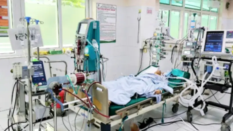 Cứu sống bệnh nhân ngừng tim nhờ ECMO và can thiệp mạch vành kịp thời