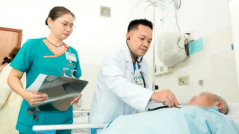 Cứu sống người đàn ông mất 4 lít máu do vỡ động mạch chủ ngực