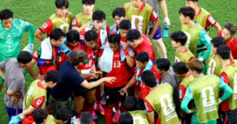 Cầu thủ Hàn Quốc xô xát với Nam Phi sau trận thua World Cup
