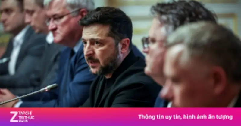 Cựu Thủ tướng Ba Lan yêu cầu Ukraine trả xe tăng và tiêm kích
