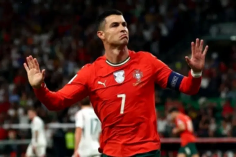 Cựu đầu bếp tiết lộ thực đơn 6 bữa giúp Ronaldo duy trì thể trạng ở tuổi 41