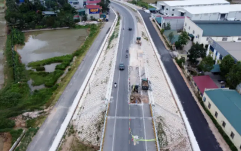 Cầu vượt đường sắt ở Thanh Hóa hư hỏng sau 4 tháng thông xe