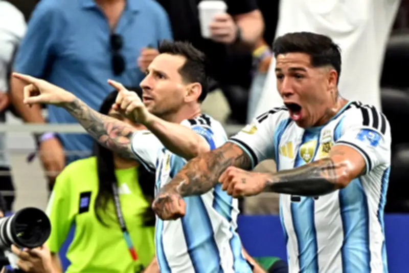 CĐV thế giới nghi ngờ FIFA dàn xếp giúp Argentina vào nhánh đấu dễ