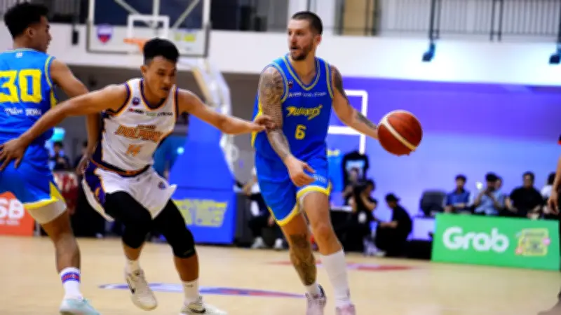 Dakota Zinser tỏa sáng giúp Ho Chi Minh City Wings hạ Nha Trang Dolphins
