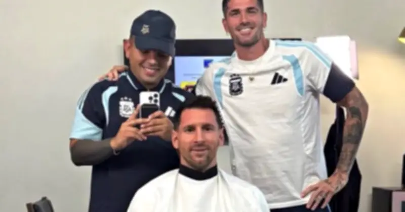 De Paul lại gây sốt khi đi cắt tóc cùng Messi, fan ví như 'vệ sĩ'