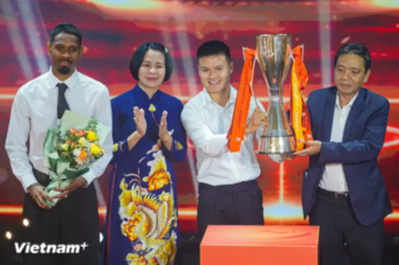Dàn sao Công an Hà Nội thống trị giải thưởng V-League 2026