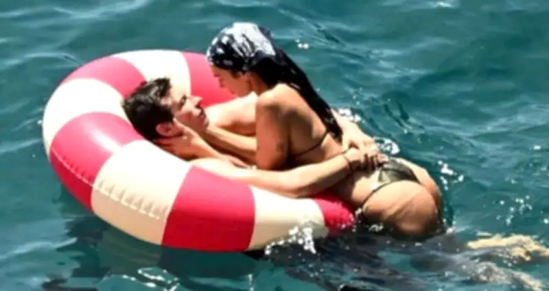 Dua Lipa và chồng mới cưới Callum Turner tận hưởng tuần trăng mật lãng mạn tại Amalfi