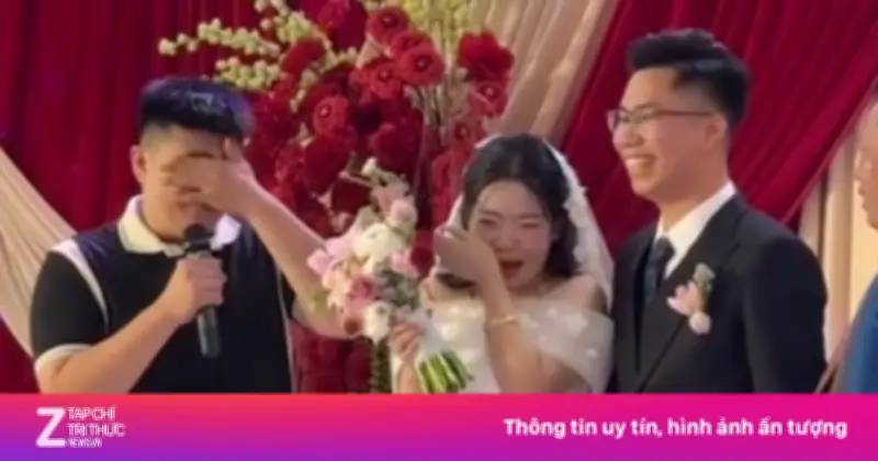 Em trai khóc nức nở trong lễ cưới chúc chị sống lâu trăm tuổi