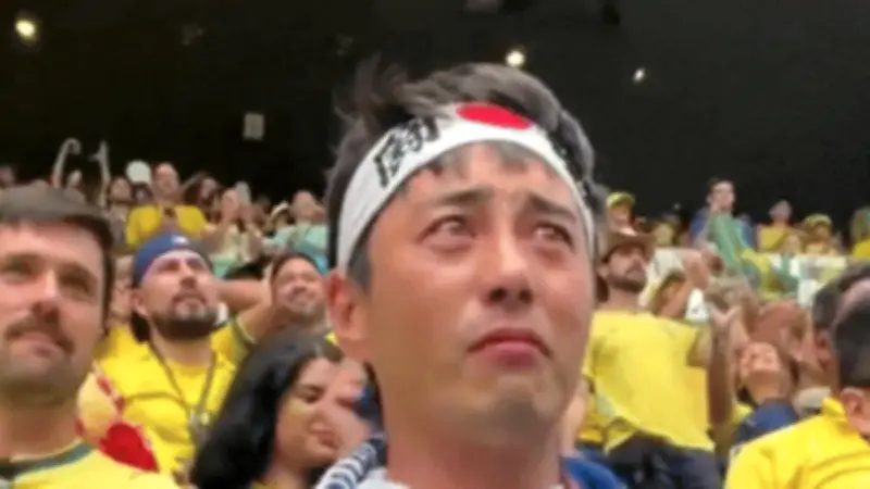 Fan Brazil an ủi CĐV Nhật Bản bật khóc ở World Cup 2026