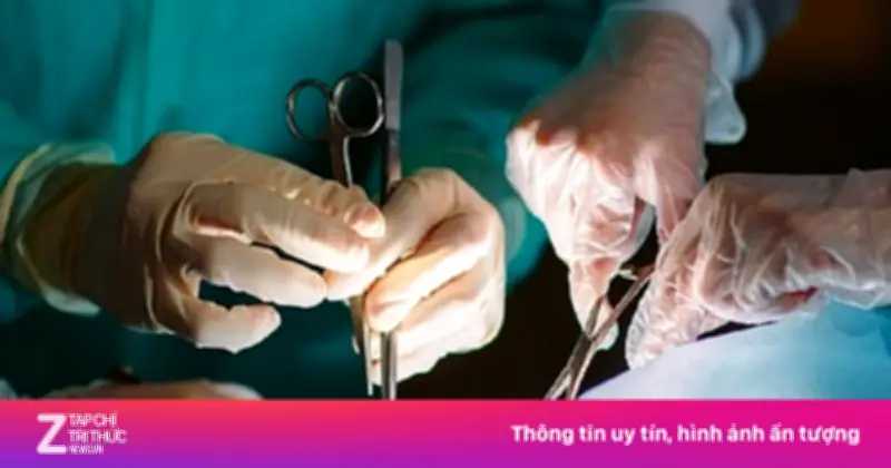 Ghép thận tự thân thành công cho nam bệnh nhân 31 tuổi bị đứt rời thận
