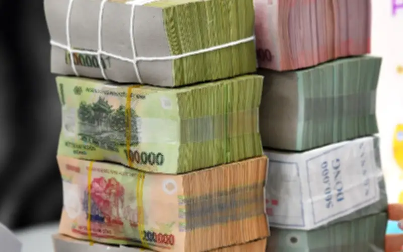 Gửi 100 triệu đồng 13 tháng nhận lãi suất lên tới 8,9%, tiền về tay bao nhiêu?