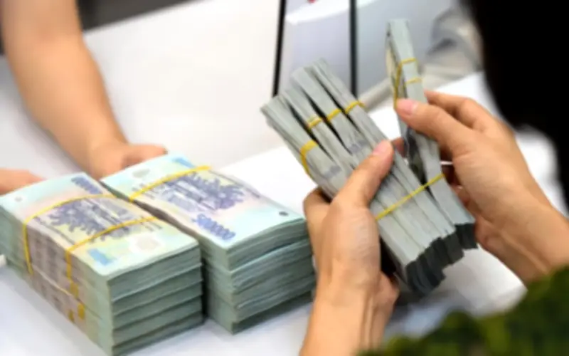 Gửi tiết kiệm 300 triệu đồng tại BIDV và Agribank: Lãi suất bao nhiêu?