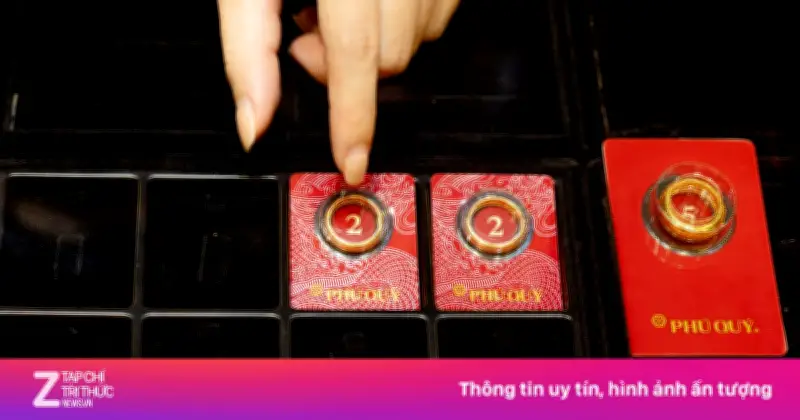Giá vàng lao dốc, người mua lỗ nặng hơn 9 triệu đồng/lượng chỉ sau một ngày