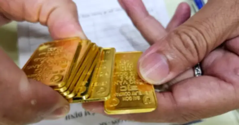 Giá vàng lao dốc, nhà đầu tư ôm vàng đỉnh mất trắng hàng trăm triệu