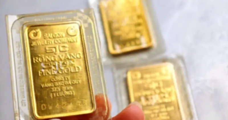Giá vàng trong nước cao hơn thế giới gần 20 triệu, rủi ro gia tăng