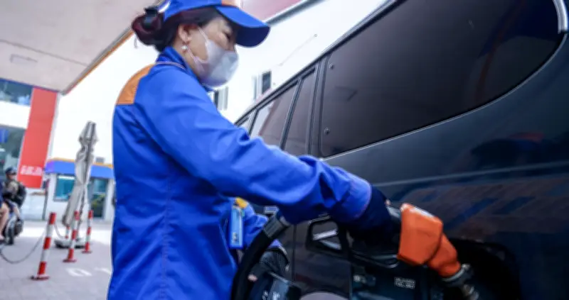 Giá xăng dầu hôm nay 24/6: Dầu thế giới giảm, trong nước sắp điều chỉnh