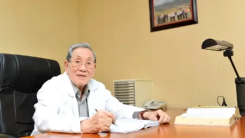 Giáo sư Nguyễn Đình Hối qua đời, để lại di sản y tế to lớn