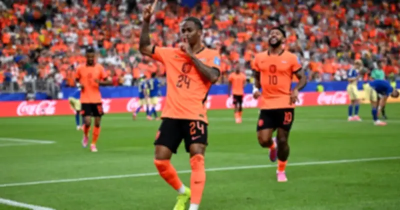 Hà Lan lập kỷ lục bất bại 14 trận ở World Cup, vượt Brazil