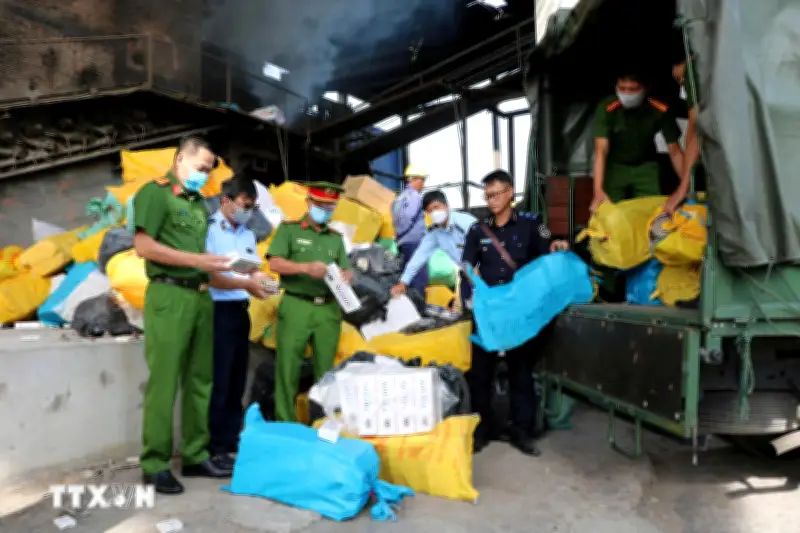 Hà Nội chuyển hồ sơ vụ tăng trữ hơn 8.200 bao thuốc lá nhập lậu sang công an