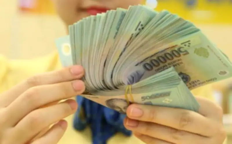 Hà Nội cấm phương tiện nhiều tuyến đường hai ngày, lương công chức cao nhất 25 triệu từ 1/7
