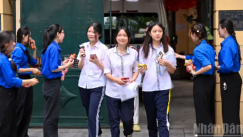 Hà Nội huy động gần 2.300 cán bộ, giáo viên chấm thi tốt nghiệp THPT
