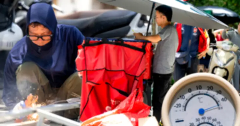 Hà Nội như 'chảo lửa' giữa trưa 23/6, nhiệt độ ngoài trời vượt 40 độ C