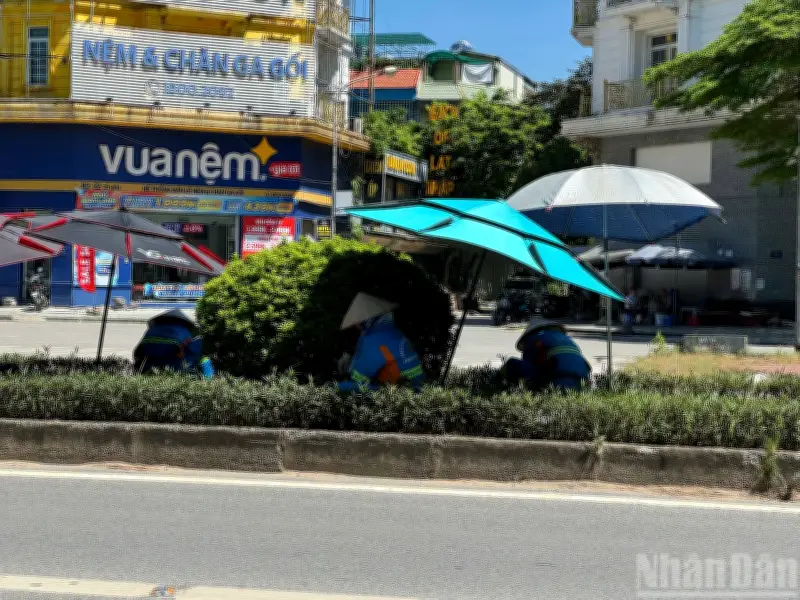 Hà Nội nóng 40,8 độ C, nắng nóng gay gắt kéo dài đến 26/6