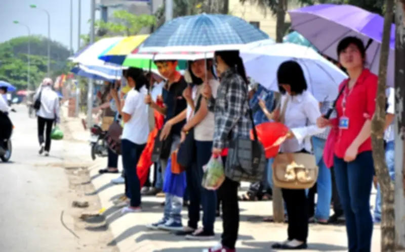 Hà Nội nóng nhất cả nước gần 41 độ C; hàng loạt ô tô bị phá hoại