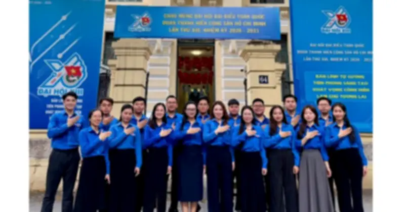 Hà Nội rực sắc xanh tuổi trẻ chào mừng Đại hội Đoàn toàn quốc lần thứ XIII