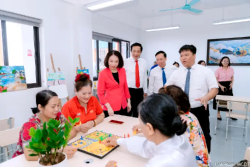 Hà Nội thí điểm mô hình chăm sóc sức khỏe ban ngày cho người cao tuổi