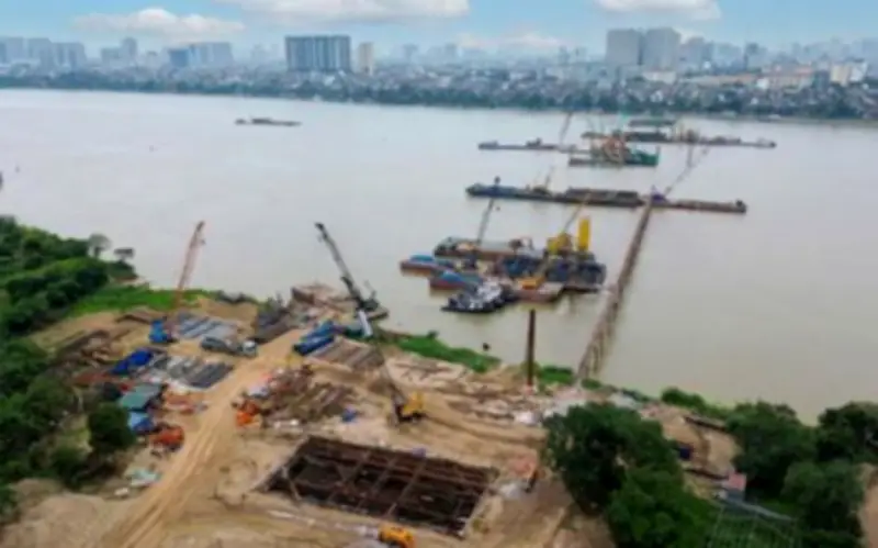 Hà Nội đẩy mạnh thi công các cầu vượt sông Hồng, sông Đuống