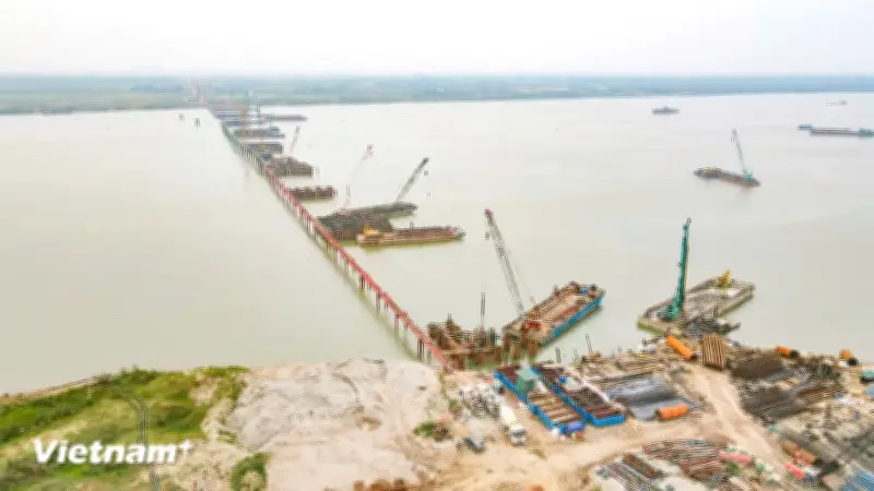 Hà Nội đẩy nhanh tiến độ 7 cây cầu nghìn tỷ bắc qua sông Hồng