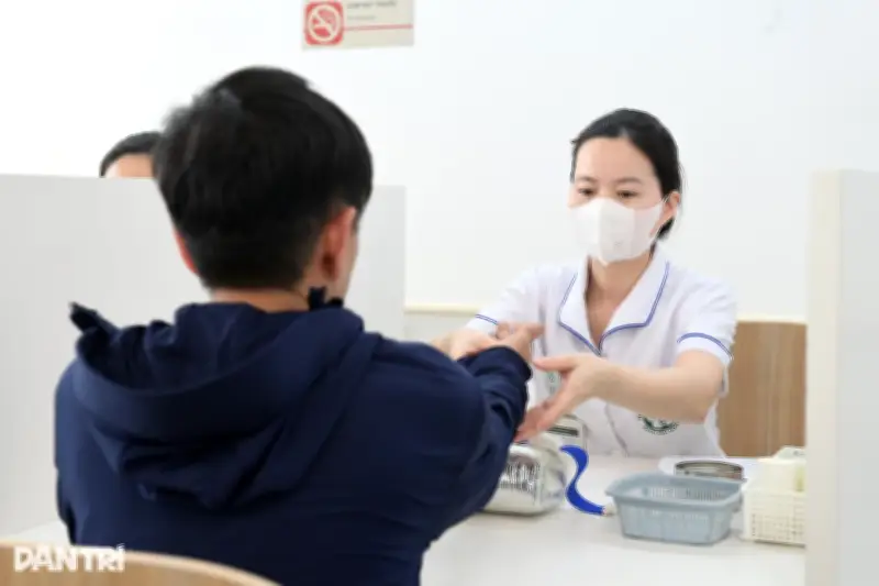 Hỗ trợ tối đa 15,6 triệu/tháng để thu hút bác sĩ về Bạch Mai, Việt Đức cơ sở 2