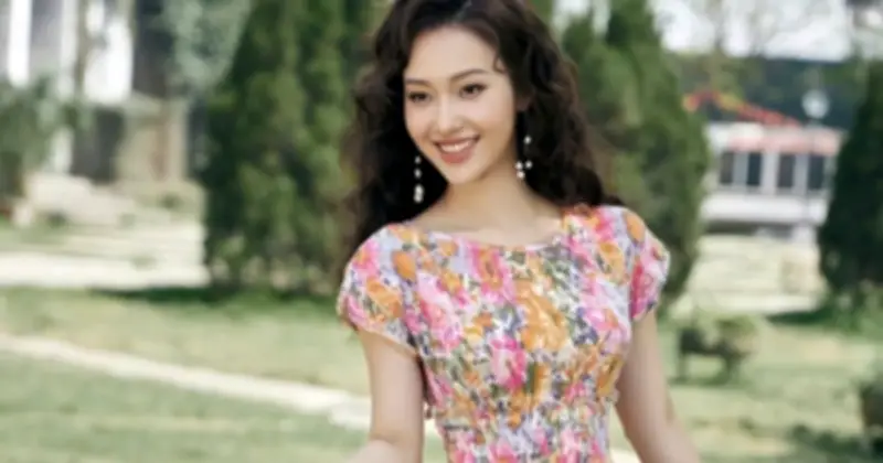 Họa tiết hoa lá: Xu hướng thời trang nữ tính và dễ phối đồ