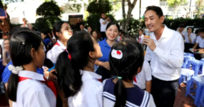 Hứa Vĩ Văn về Đất Đỏ lan tỏa văn hóa đọc, truyền cảm hứng cho học sinh