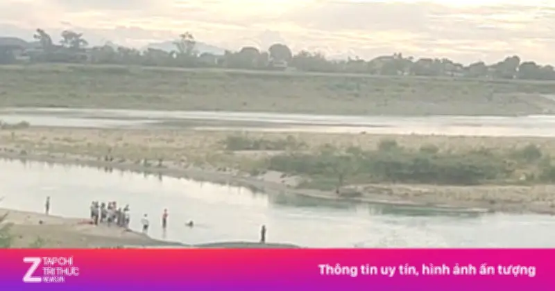 Hai nam sinh mất tích khi tắm trên sông Lam ở Nghệ An