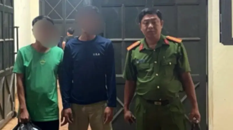Hai nhân viên công ty trộm 6 vụ thanh nhôm ở Đồng Nai
