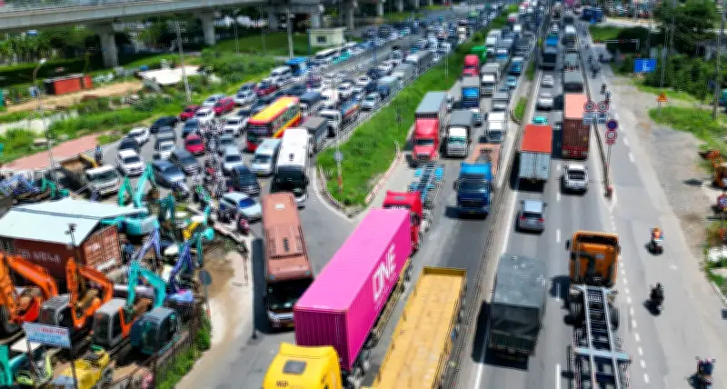 Hai nút thắt cửa ngõ phía Đông TPHCM, Quốc lộ 1 ùn tắc 5km cả ngày
