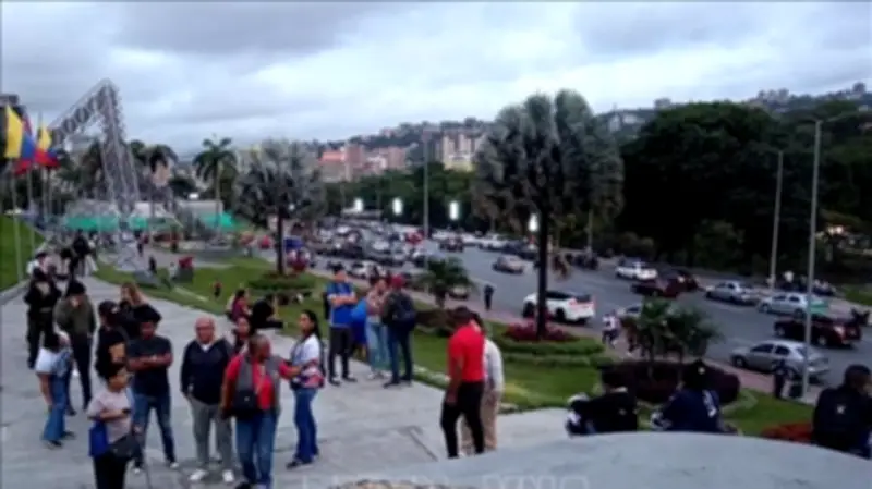 Hai trận động đất mạnh 7,2 và 7,5 độ rung chuyển Venezuela, hàng chục nghìn người có thể thiệt mạng