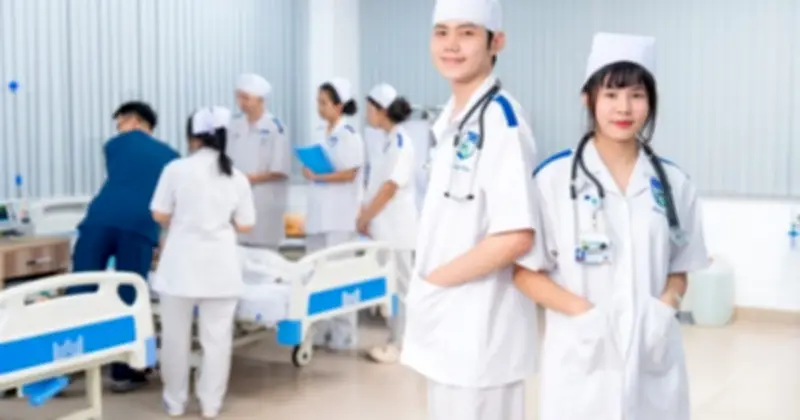 Học điều dưỡng tại HUTECH: Thực hành lâm sàng tăng cường, học bổng 30%