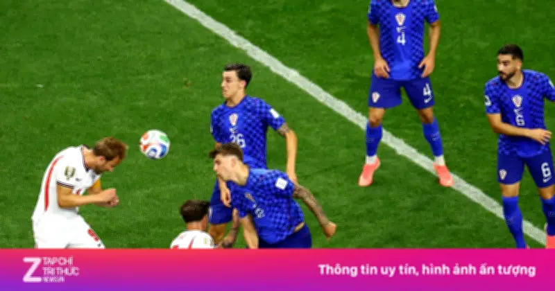 Henry chỉ trích sự khác biệt khi Arsenal và tuyển Anh dùng bóng chết