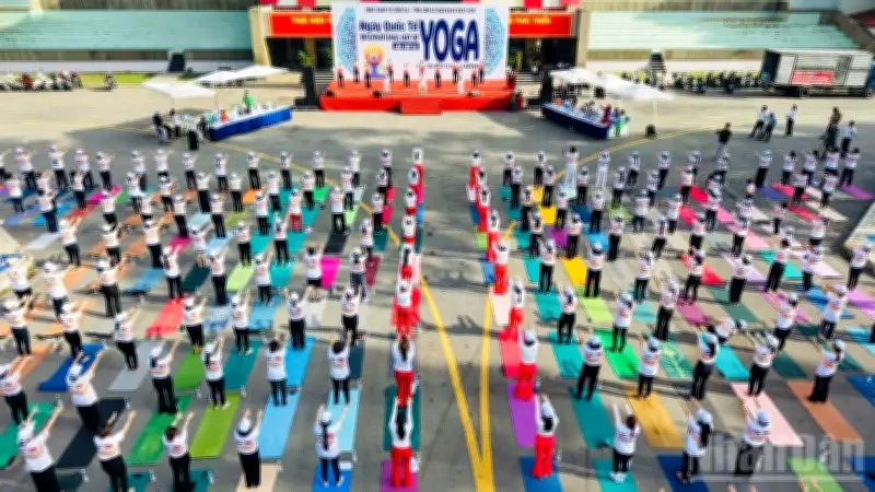 Hơn 1.000 người dân Đồng Nai đồng diễn chào mừng Ngày Quốc tế Yoga lần thứ XII