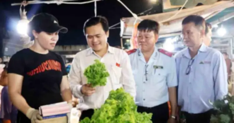 HĐND TP.HCM giám sát an toàn thực phẩm từ chợ đầu mối đến bếp ăn tập thể