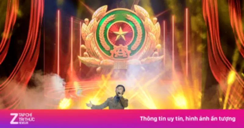 Hàng nghìn người đội mưa tham gia sự kiện 'Tổ quốc bình yên' ở TP.HCM