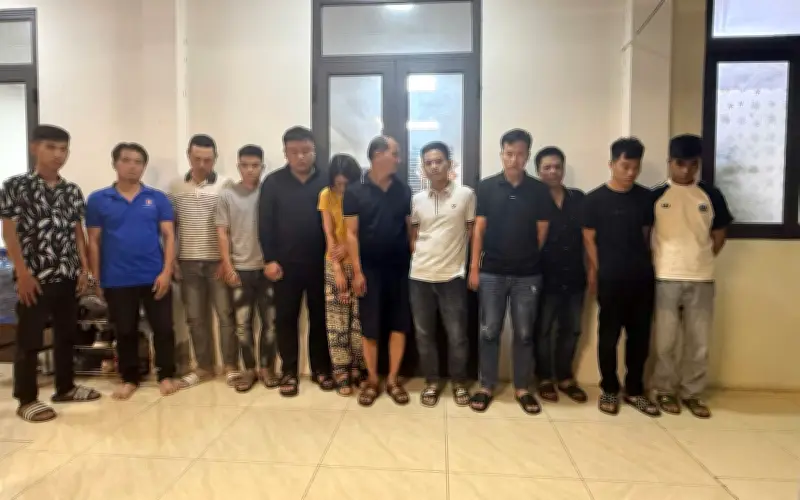 Hưng Yên khởi tố 15 bị can về tội đánh bạc trực tuyến